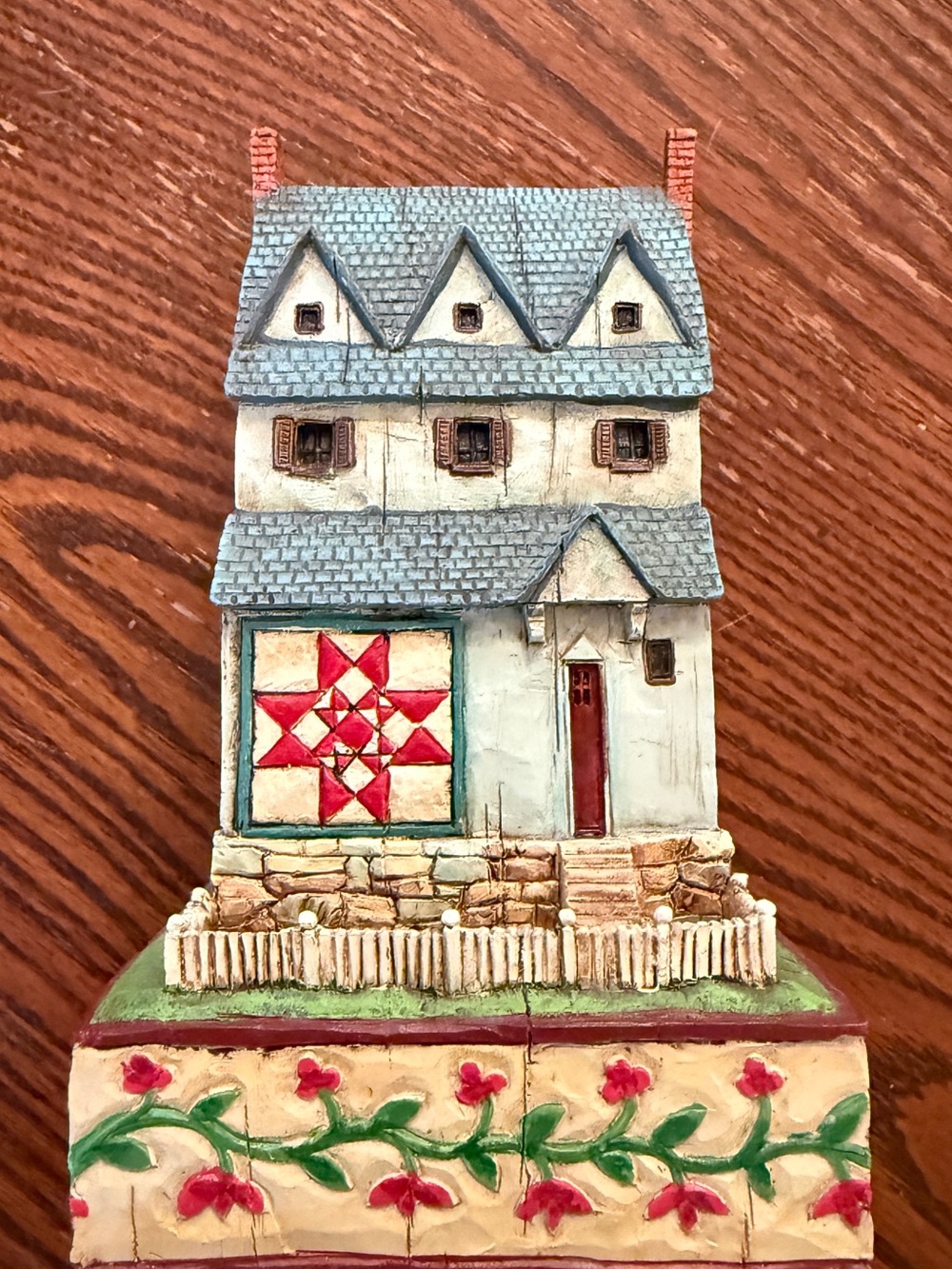 Jim Shore Heartwood Creek Enesco “Three Dormers” figure